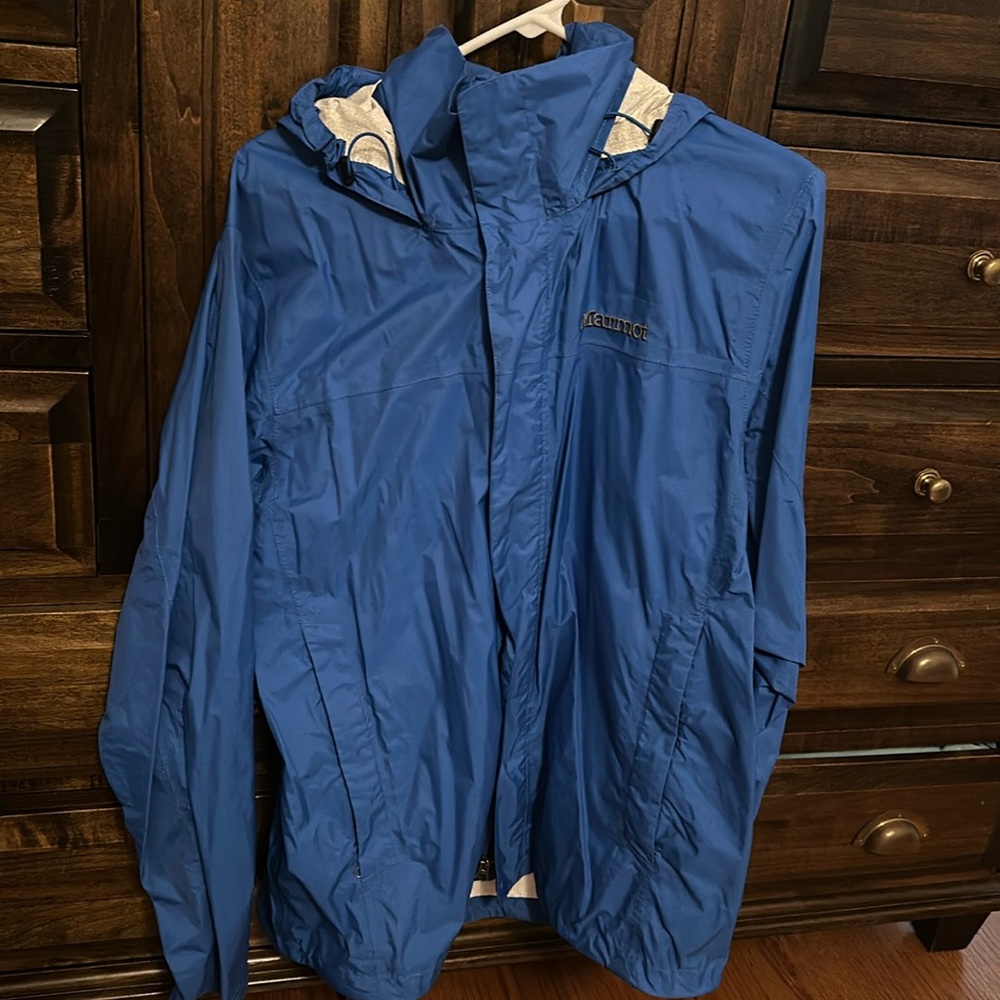 EUc men’s marmot rain jacket size M